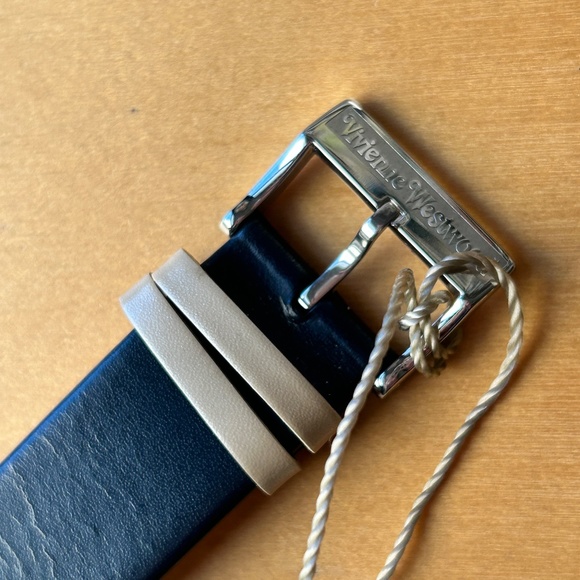 Vivienne Westwood Brand New Vintage Cute minimal Watch w/ Orb and Heart - Picture 8 of 11